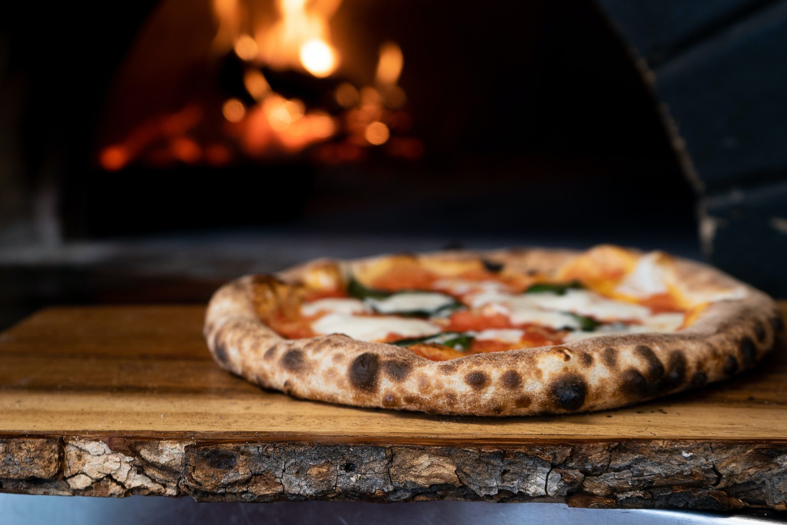 How to Read a Naples Pizzeria Menu: Portafoglio, Friggitoria, and Crust Secrets